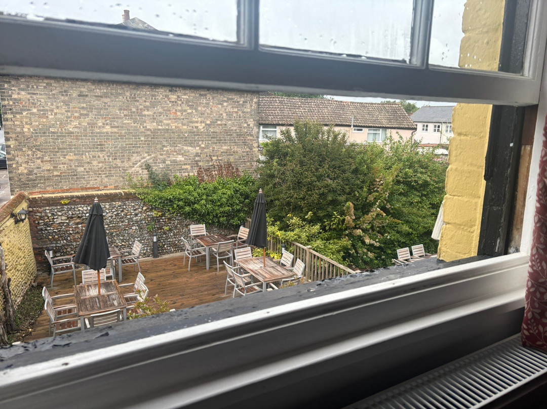 The Crown Hotel & Restaurant主图