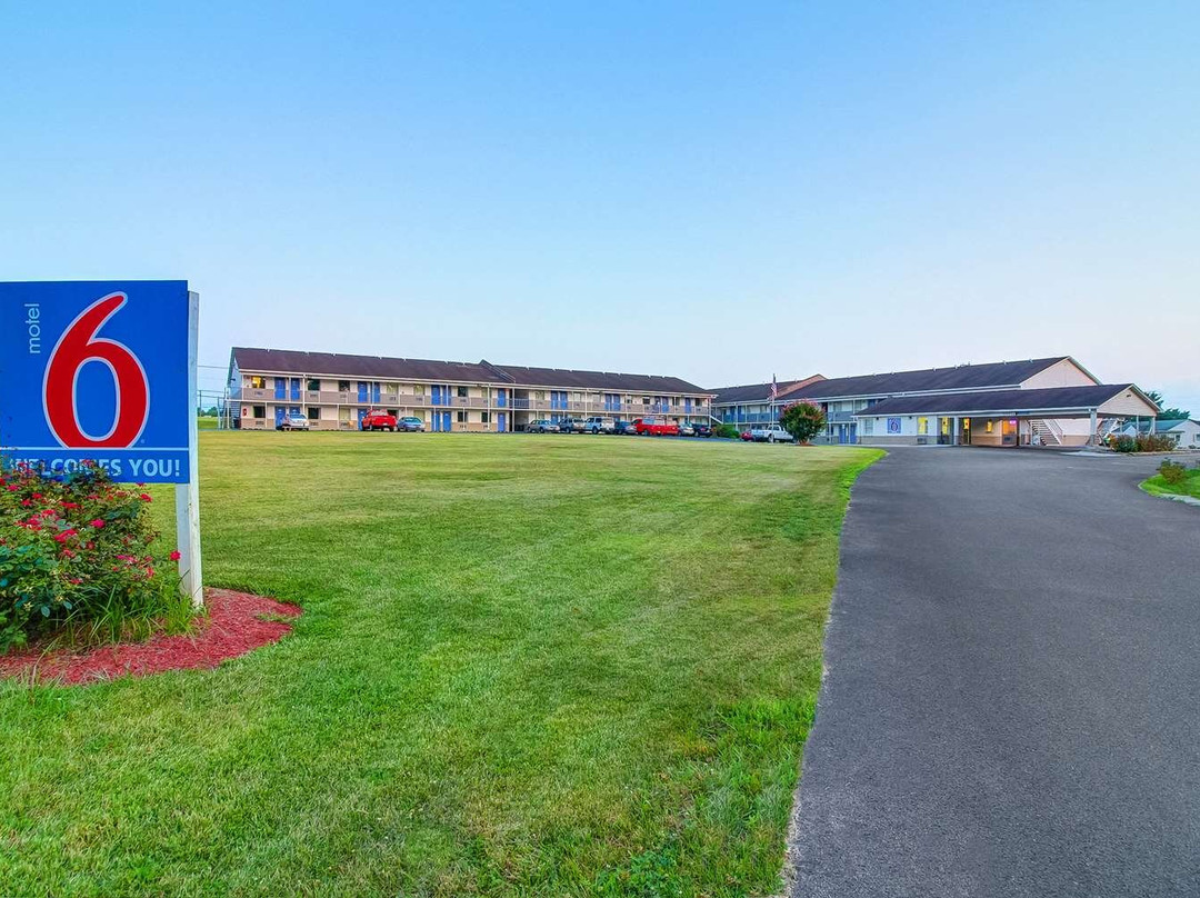 Motel 6 Charles Town