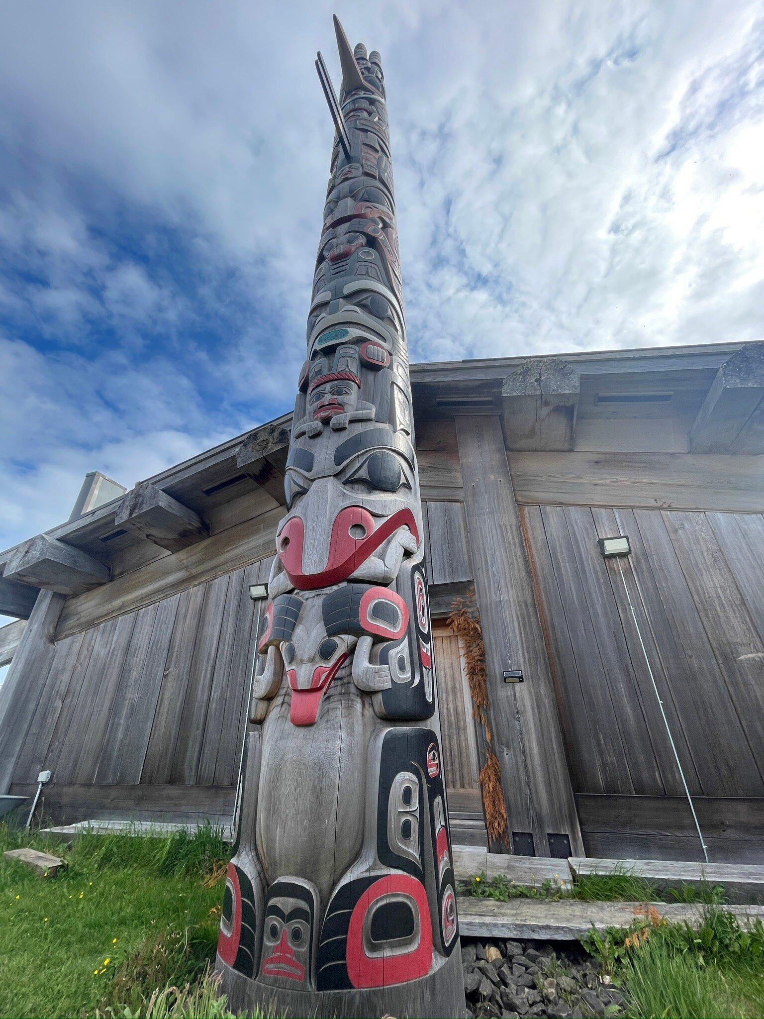 Haida House at Tllaal-官方