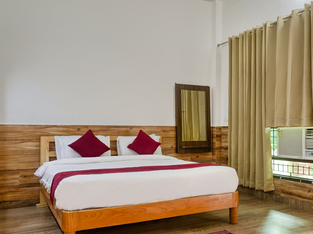 Karans Corbett Motel and Restaurant主图