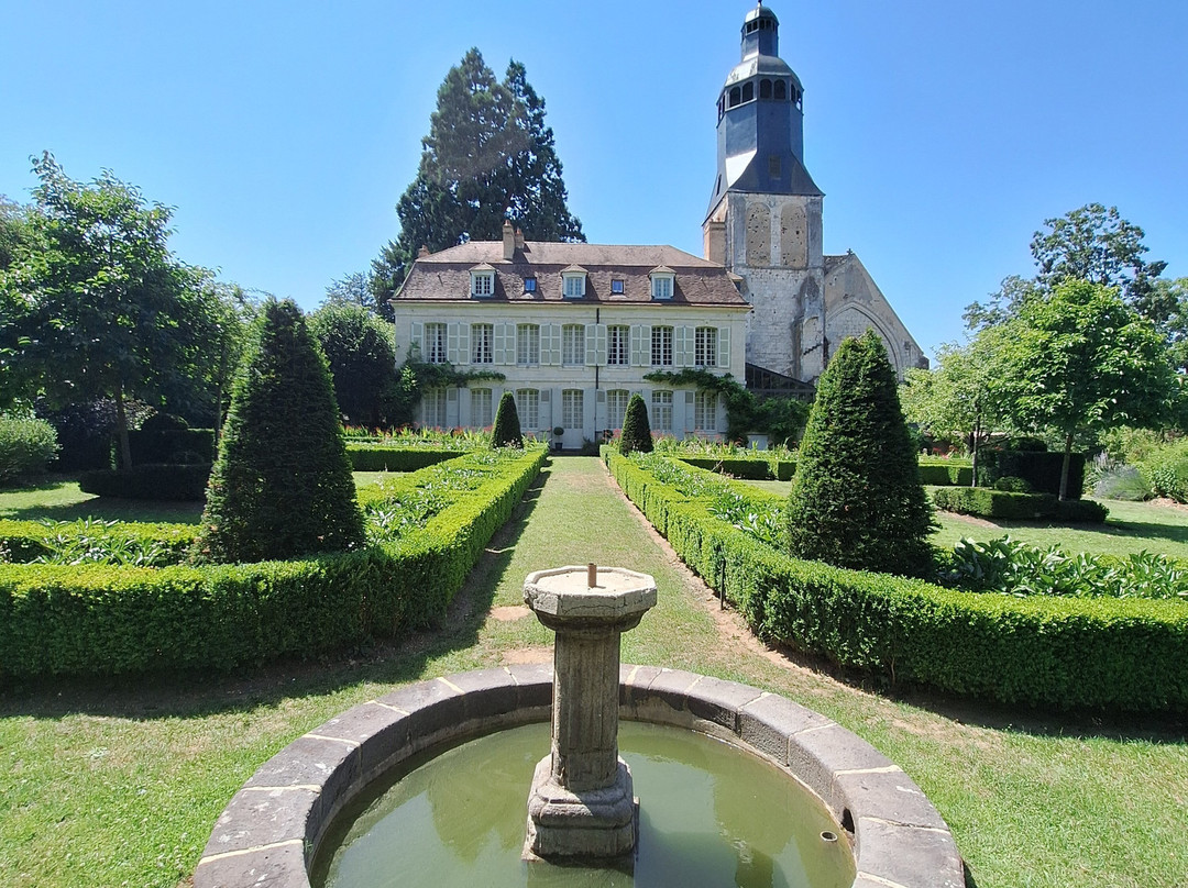 Musee Du College Royal Et Militaire De Thiron-Gardais-Thiron-Gardais必去景点