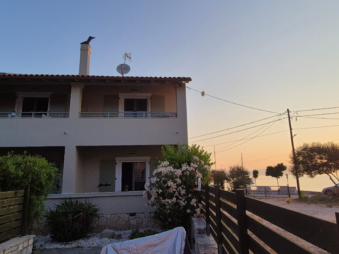 Romanos Apartments