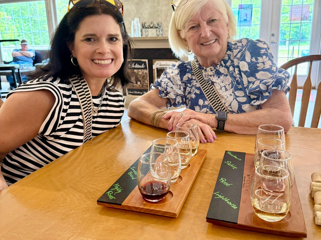 Cave Hollow West Winery-汉尼拔必去景点