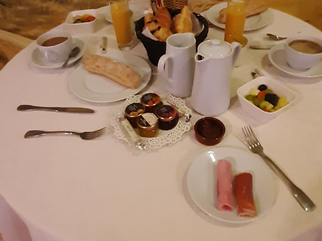湖泊酒店主图