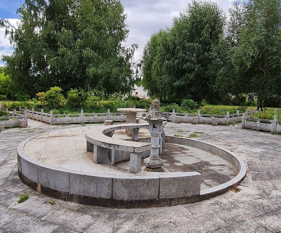 Jardin Yili-Saint-Remy-l'Honore必去景点