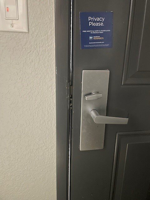 贝斯特韦斯特普勒斯舍伍德旅馆及套房酒店主图