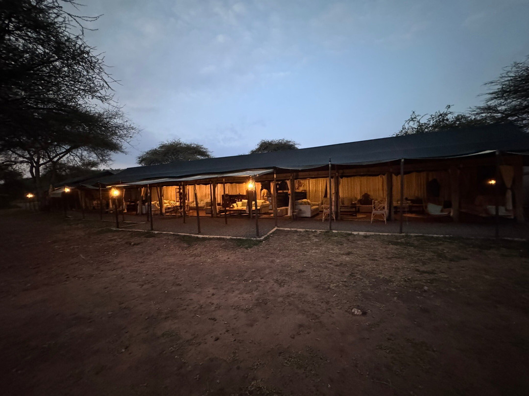 Bearfoot Expeditions-阿鲁沙国家公园必去景点