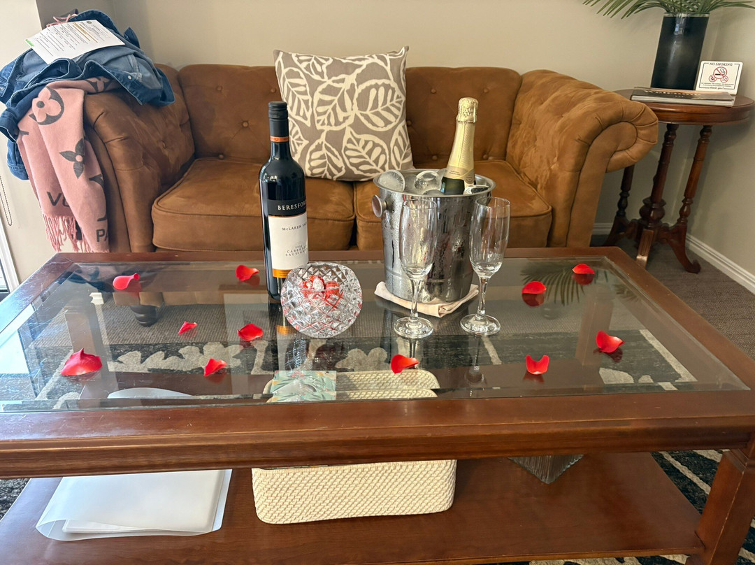 Top of the Hill主图