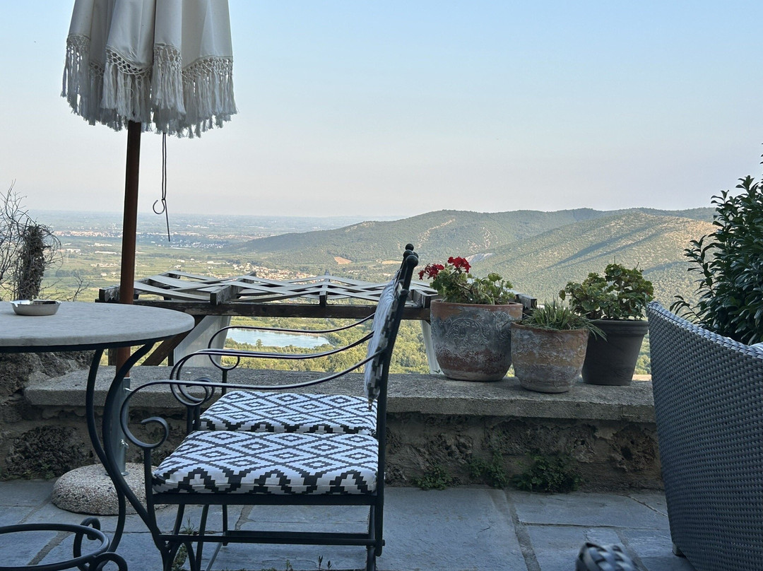 Varosi Four Seasons主图