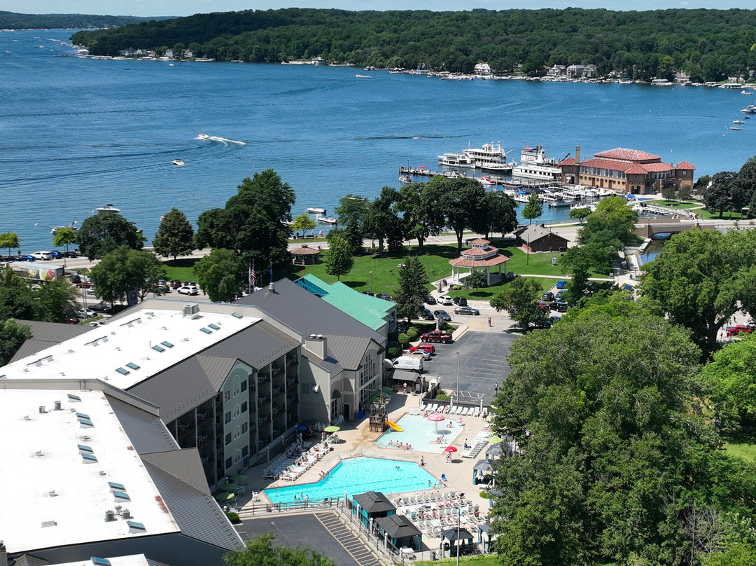 The Cove of Lake Geneva主图