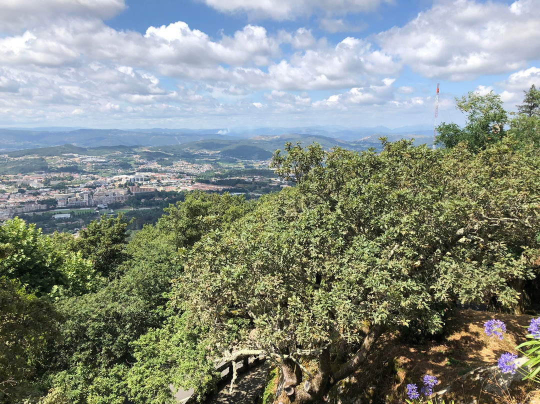Montanha- Parque da Penha-吉马良斯必去景点