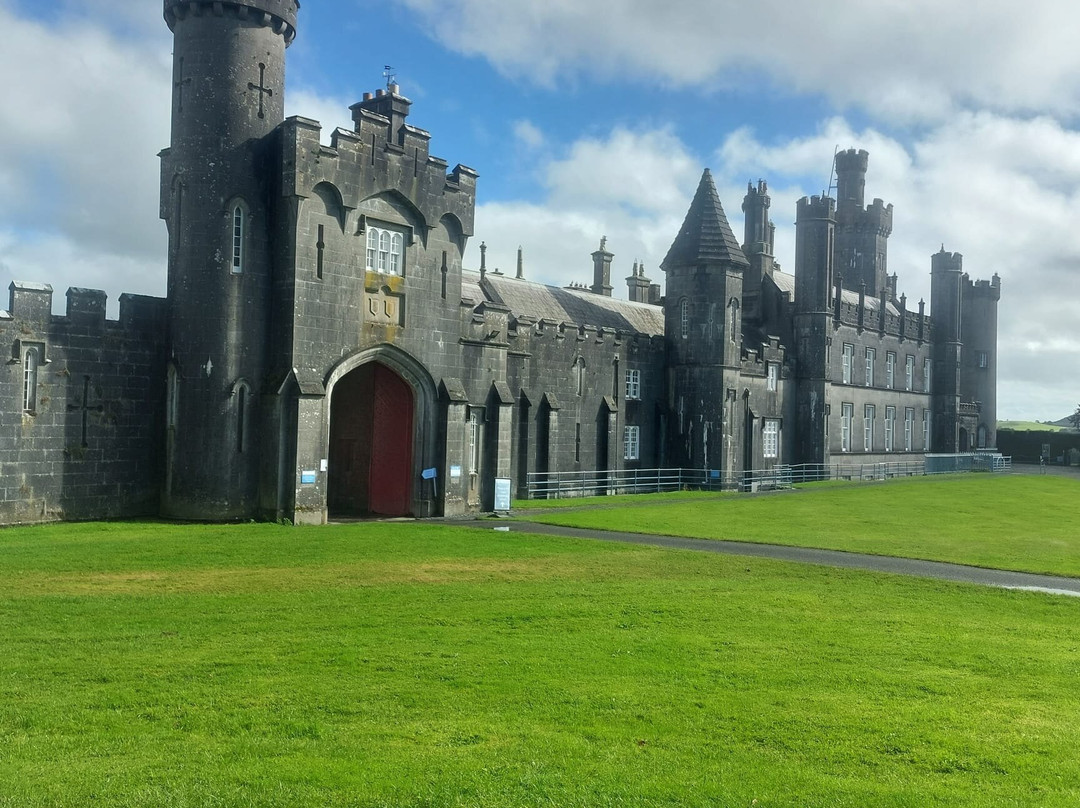 Tullynally Castle Gardens-Castlepollard必去景点