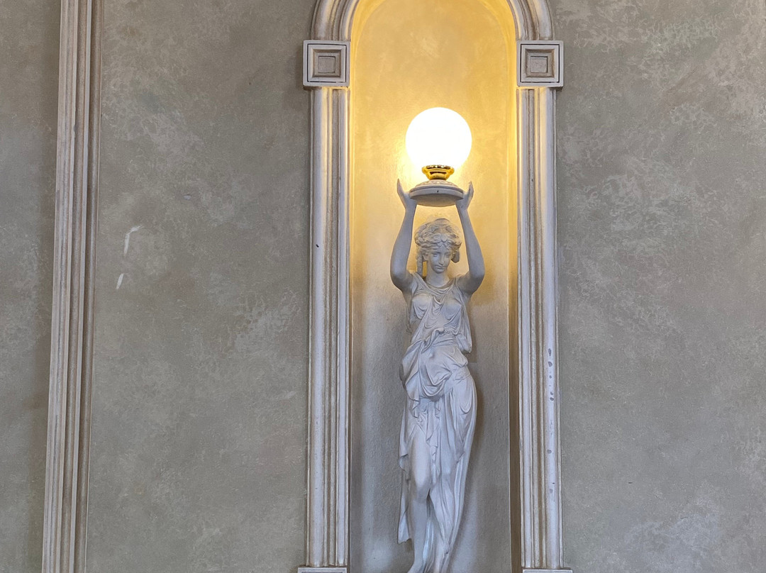 欧罗巴酒店主图