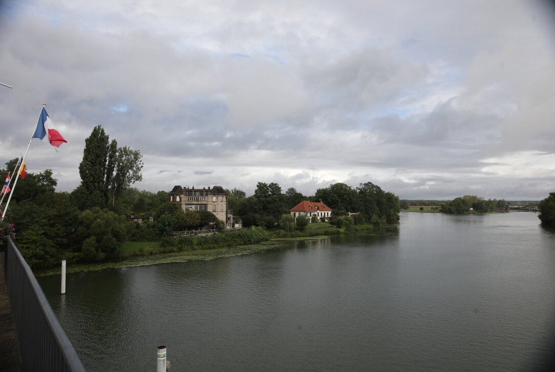 Pont de Seurre sur la Saône-Seurre必去景点