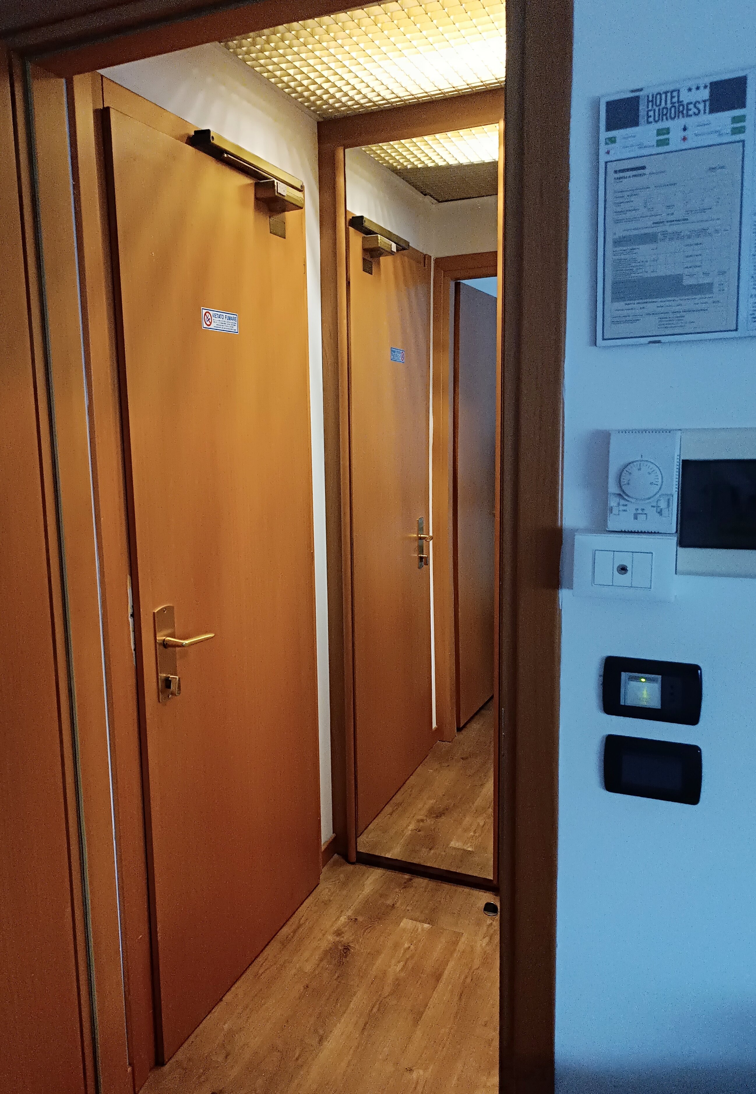 优罗烈斯特酒店-官方