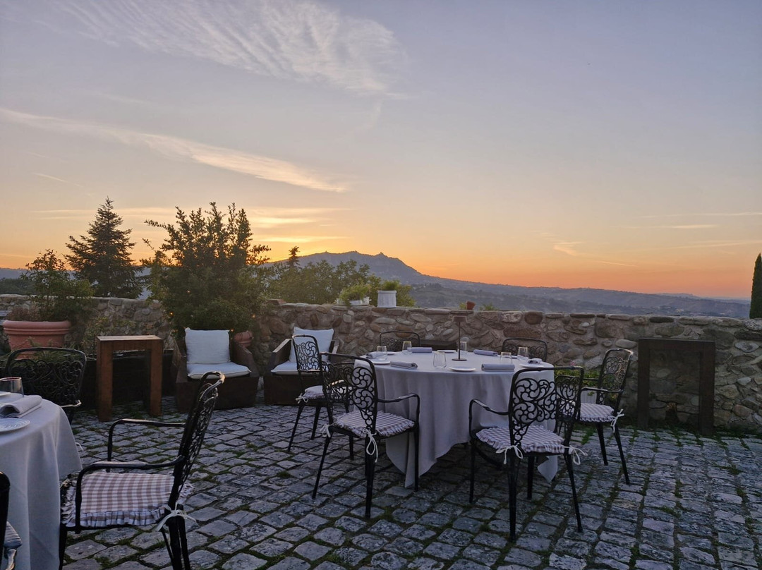 Castello di Albereto主图