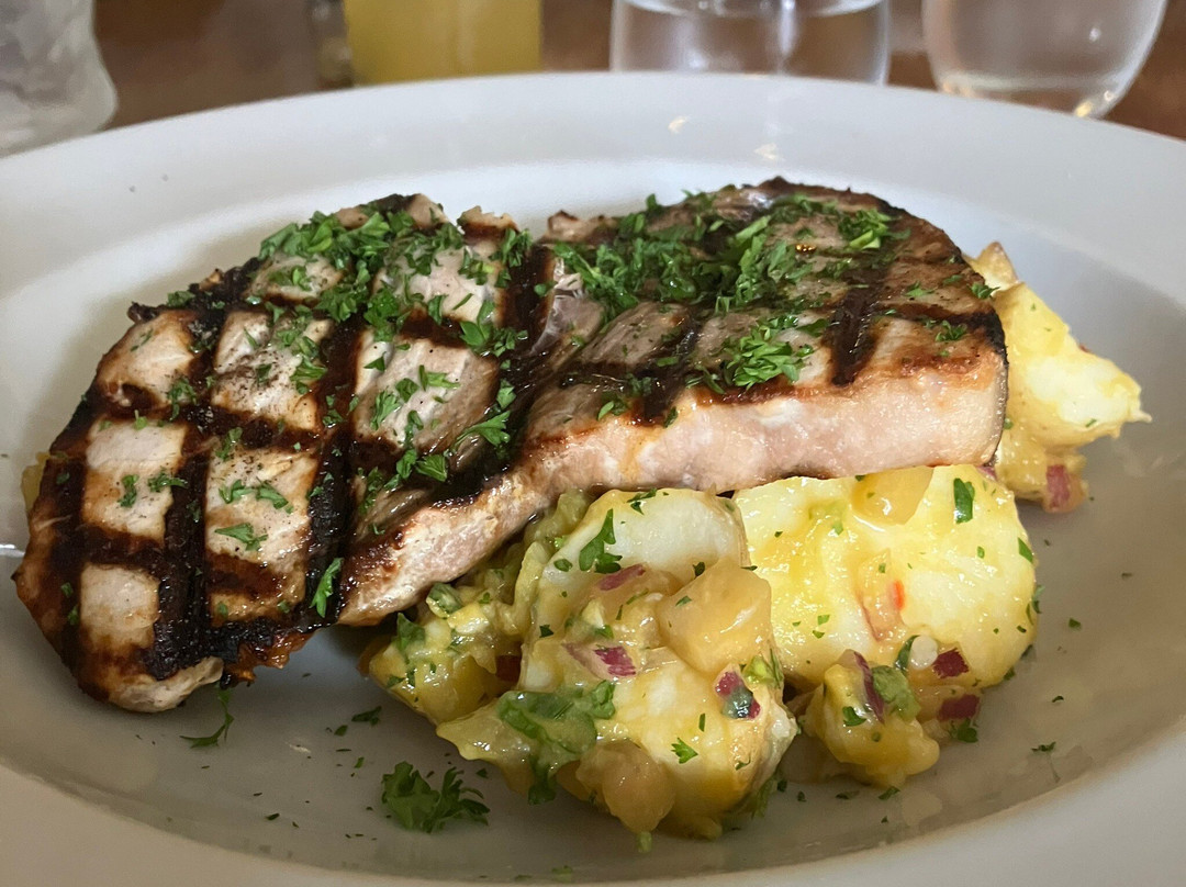 The Bear Hotel主图