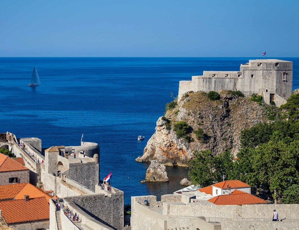 Navi Croatia-Kastel Kambelovac必去景点