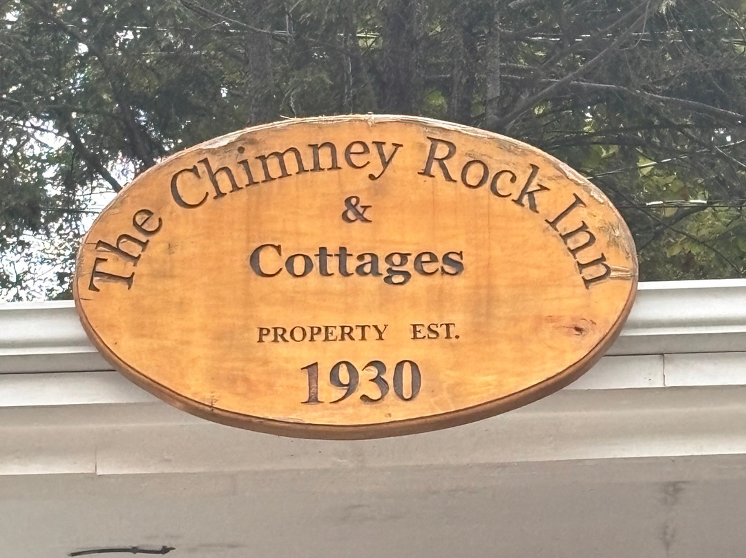 Chimney Rock Inn主图