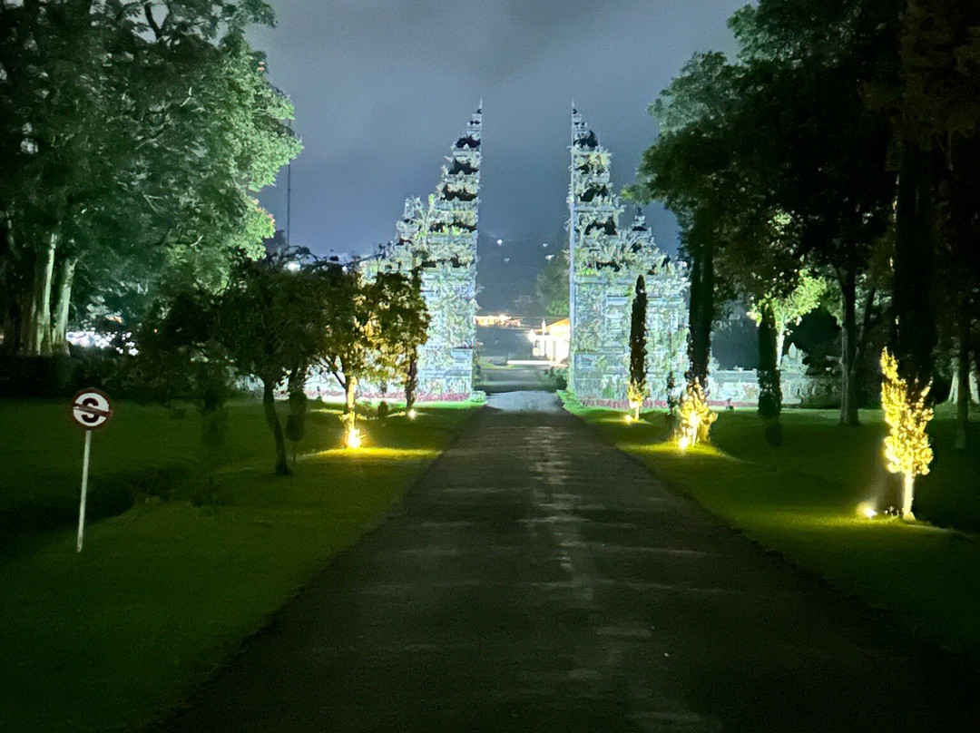 Handara Iconic Gate-新加拉惹必去景点