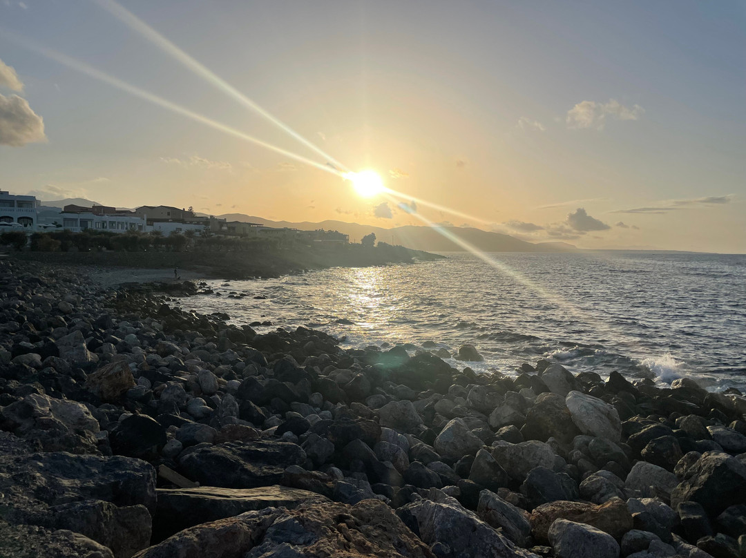 Maritimo Beach Hotel主图