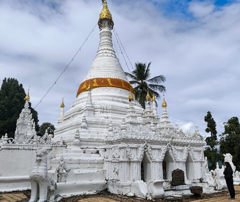 Mae Hong Son Mountain Wat-夜丰颂必去景点