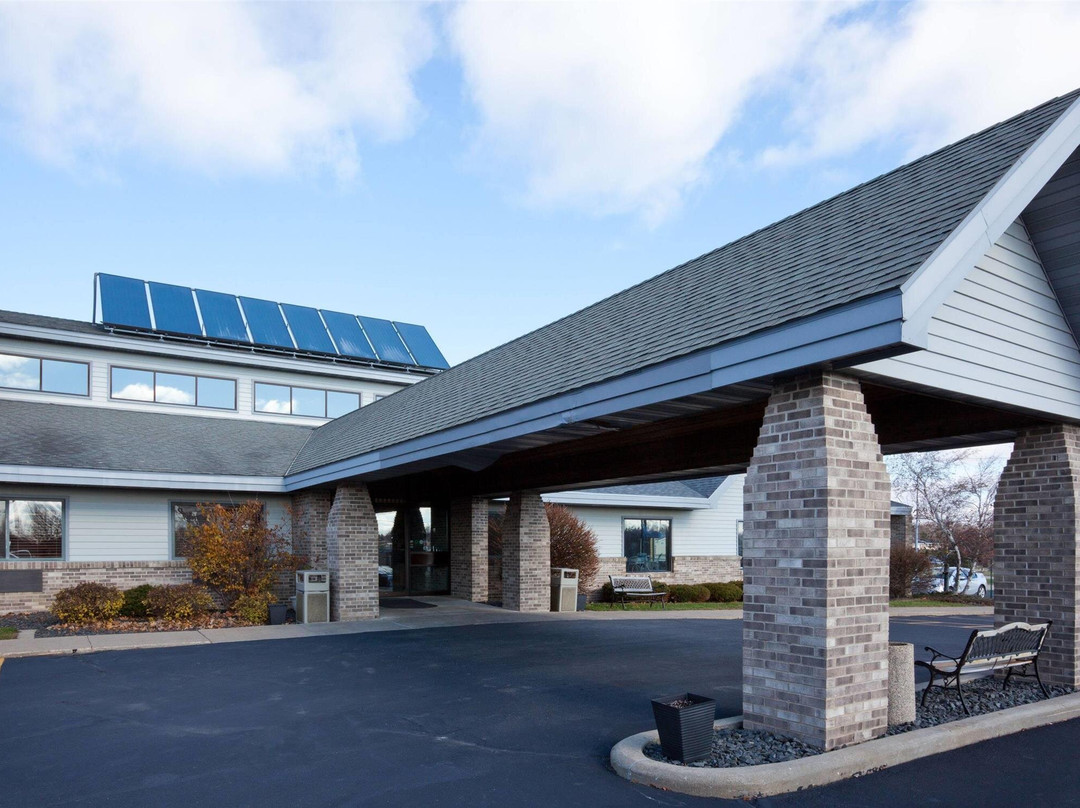 Monroe酒店住宿-AmericInn by Wyndham Monroe