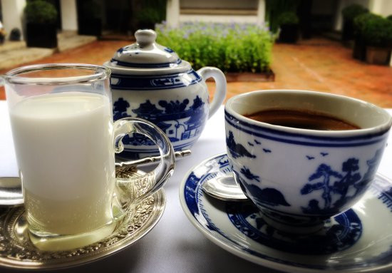 拉差曼哈酒店主图