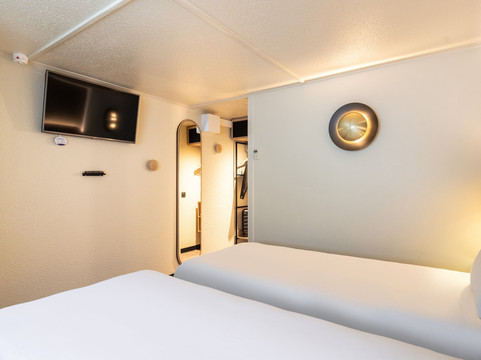 奥朗日钟楼酒店主图