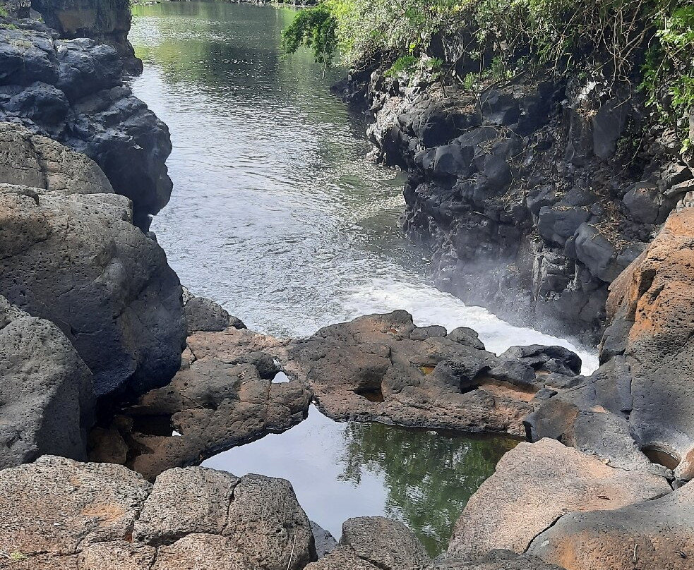 Grand River South East Waterfalls-博尚必去景点