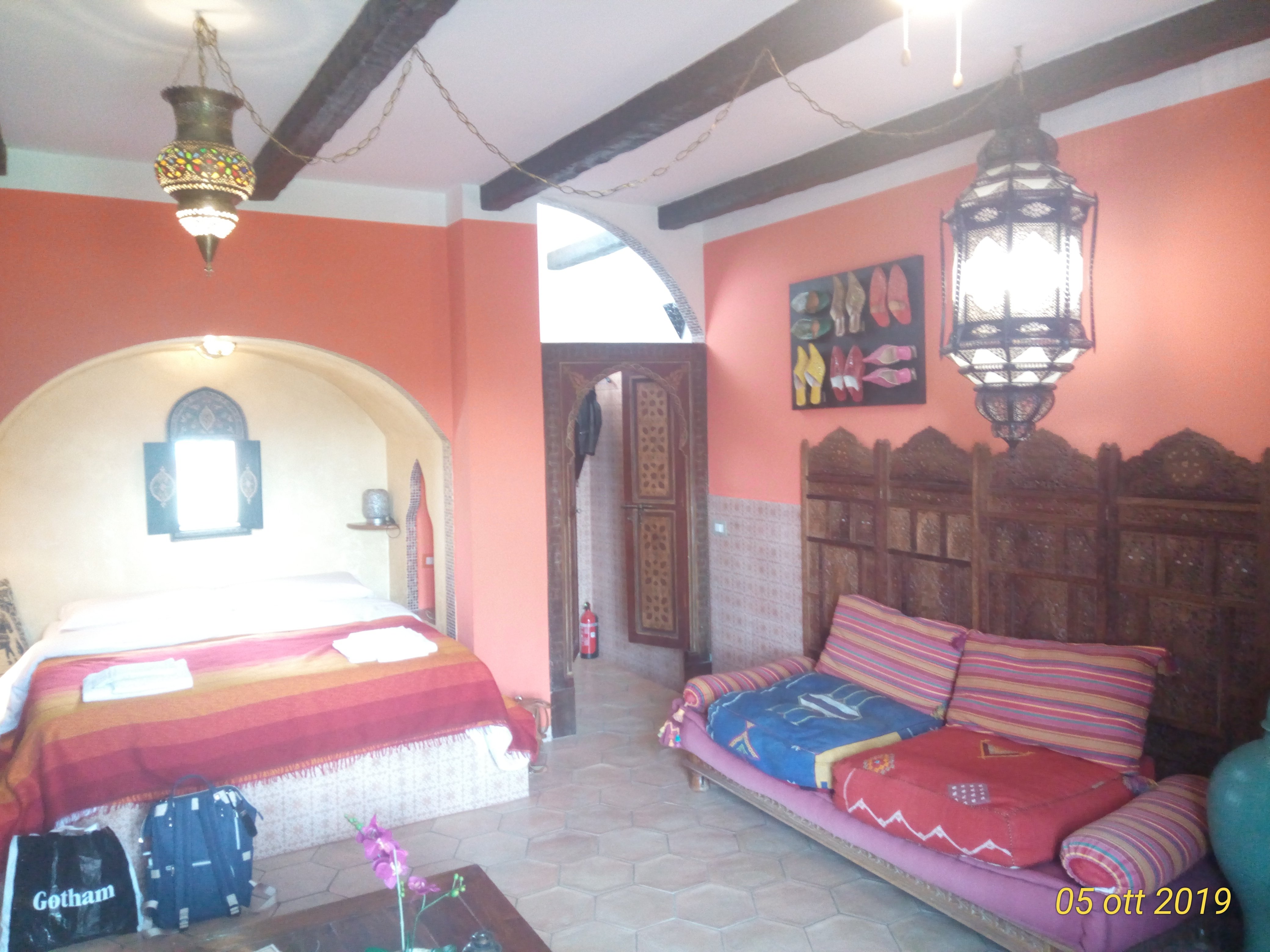 The White Villa-官方