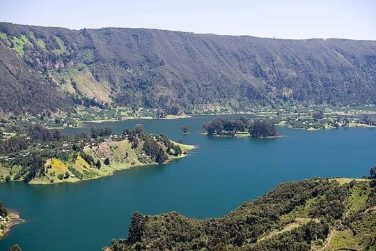 Wenchi Crater Lake & Hiking-Ambo必去景点