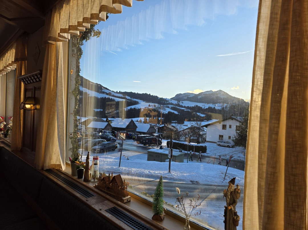 Hotel Pension Sonnenuhr主图