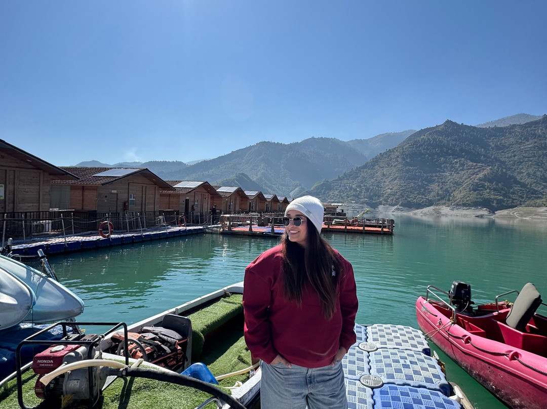 ROI浮动小屋和生态客房酒店主图