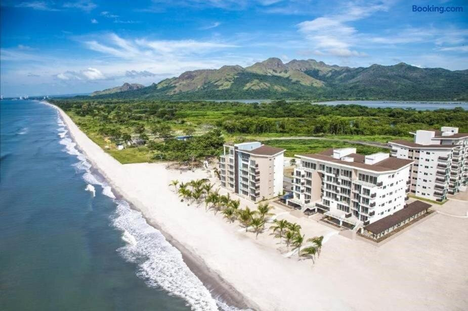 Olas del Mar by Playa Caracol Resorts