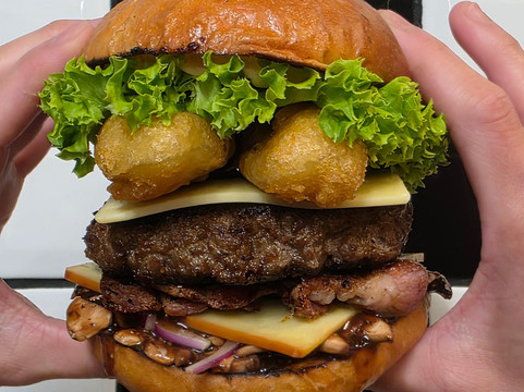 65 & Dine Gastropub & Sportsbar