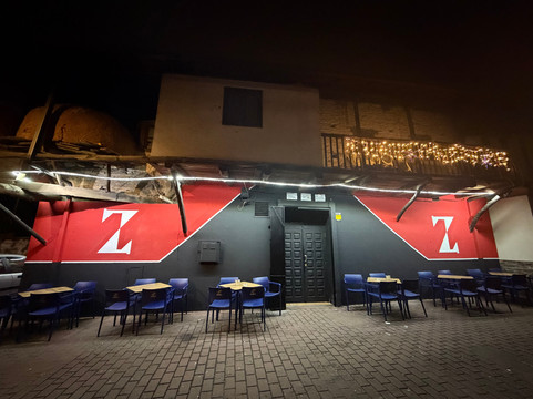 Zeta pub