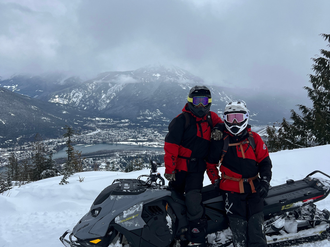 Great Canadian Tours-雷夫尔斯托克必去景点