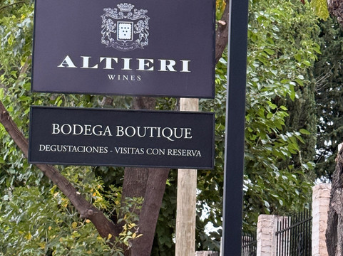 Altieri Wines - Vinorum-路冉得库约必去景点