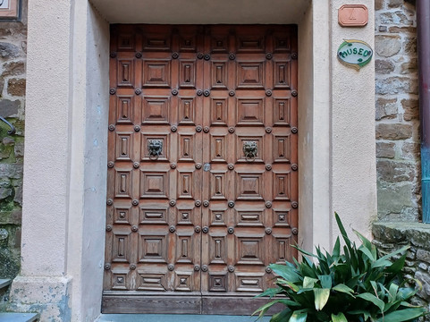 Castello della Lucertola-阿普里卡莱必去景点