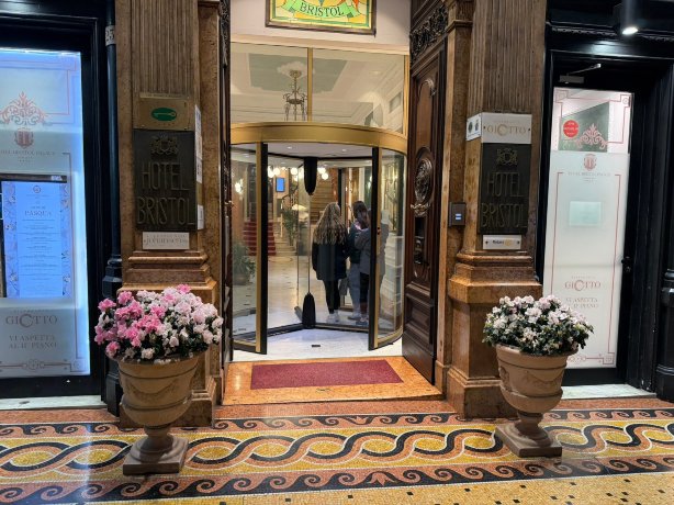 布里斯托宫殿酒店-官方