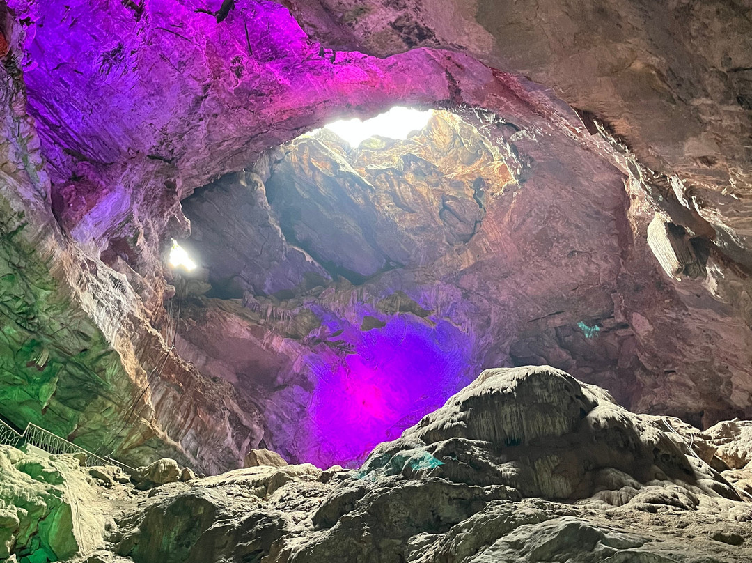 Borra Caves-维沙哈巴南必去景点