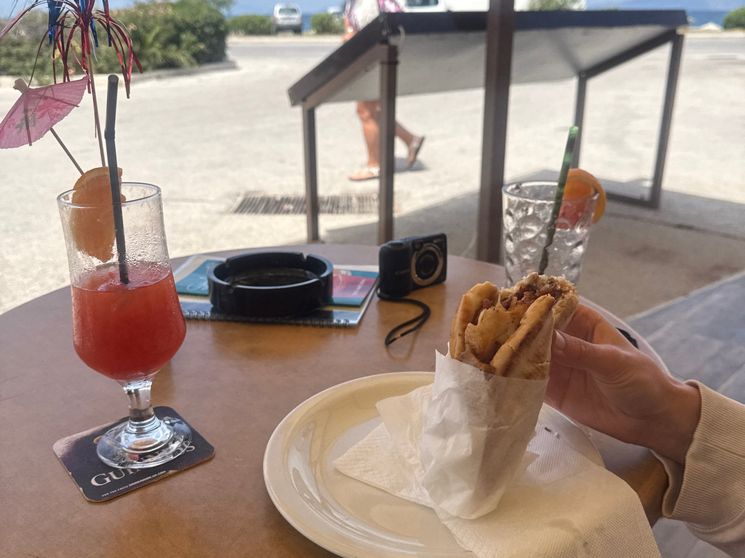 Yiannis pub-罗德城必去景点
