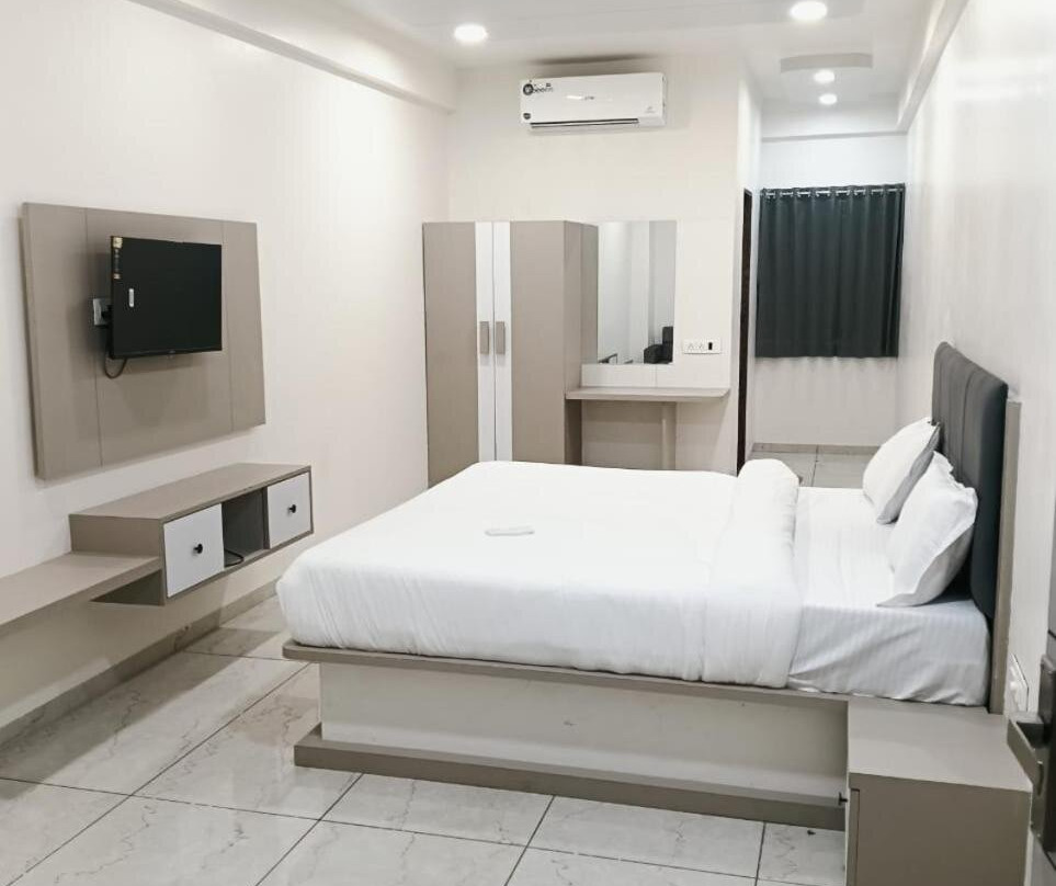 Hotel Radhe Palace