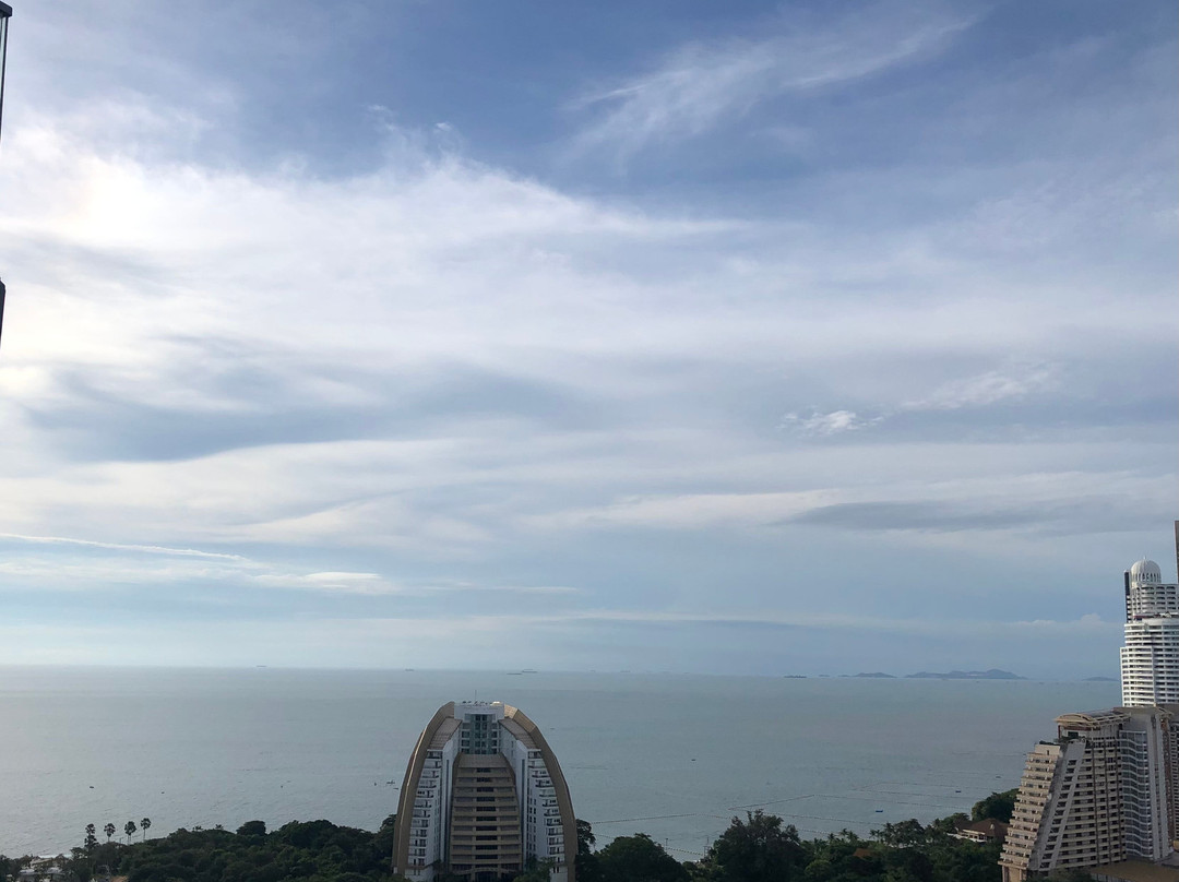 芭提雅格兰德中心太空酒店主图