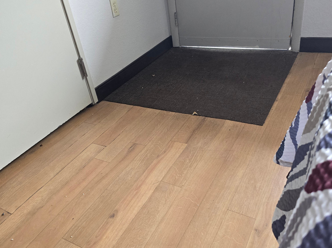 阿瑞纳威克斯巴勒红屋顶酒店主图