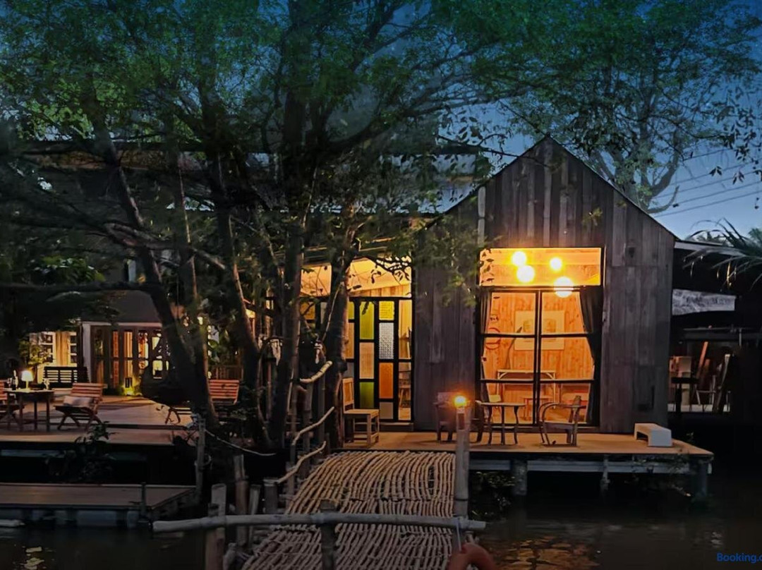 Amphawa Hideaway