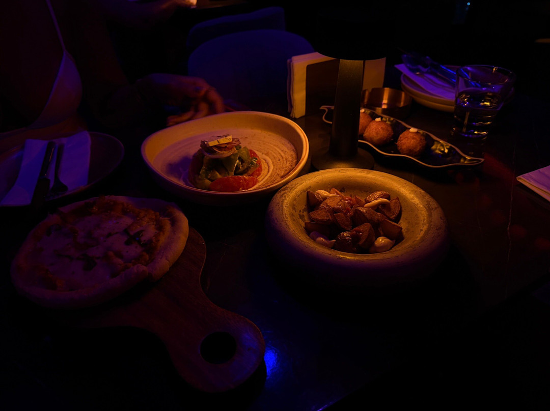 Izel Lounge