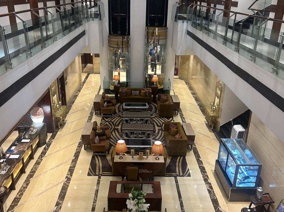 皇家克里夫酒店主图