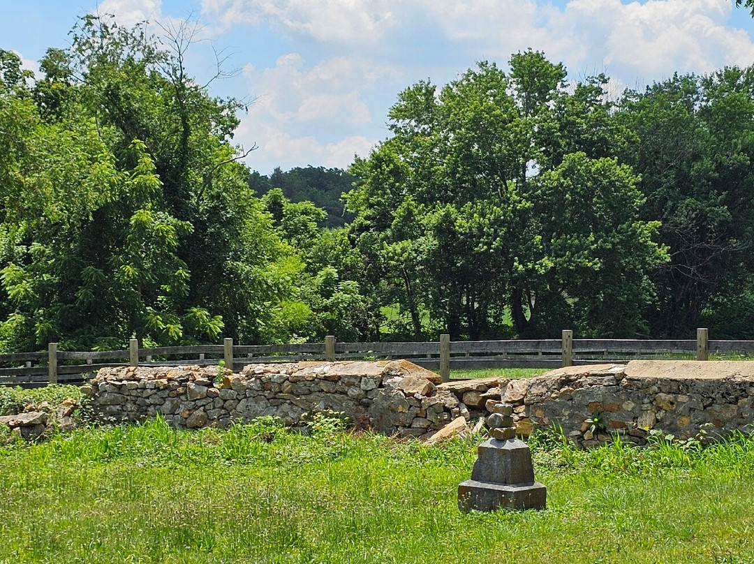 Old Stone Graveyard-Landenberg必去景点